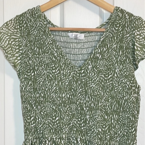 Japna Green Smocked Top, Medium - Picture 2 of 5